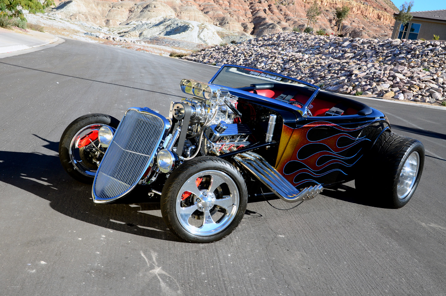 SKJ Customs built this 1,400 HP '33 Hot Rod and the photos were taken ...